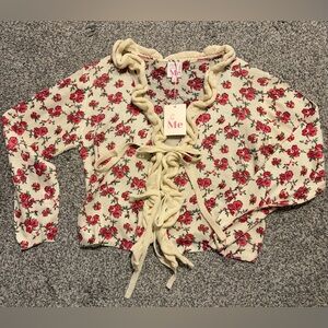 FLASH SALE
Cream Lace-Up Knit Top with Red Rose Floral Print